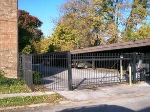 Terrace Gardens in Kansas City, KS - Foto de edificio - Building Photo