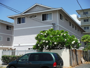 745a-745b Ekela Ave in Honolulu, HI - Building Photo - Building Photo