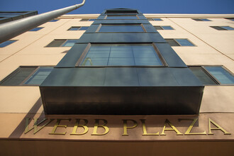 Webb Plaza in Portland, OR - Foto de edificio - Building Photo