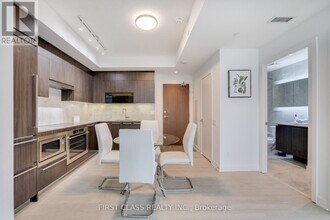 80 Queens Wharf Rd in Toronto, ON - Building Photo - Building Photo