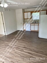 2114 Wisteria Dr in Wilmington, NC - Building Photo - Building Photo