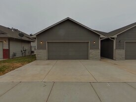 447 S Longbranch Dr in Maize, KS - Building Photo