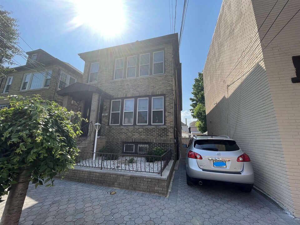 8115 5th Ave in North Bergen, NJ - Building Photo