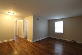 302 E 28th Ave in North Kansas City, MO - Building Photo - Building Photo