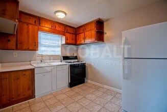 954 St Charles Ave NE in Atlanta, GA - Building Photo - Building Photo