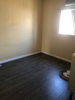 7840 Greenbush Ave in Panorama City, CA - Building Photo