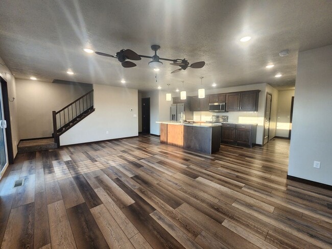 4223 Knob Hill Ct in Sioux Falls, SD - Foto de edificio - Building Photo