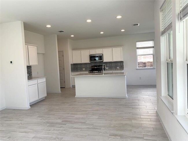 6502 Pleasanton Pkwy in Pflugerville, TX - Building Photo - Building Photo