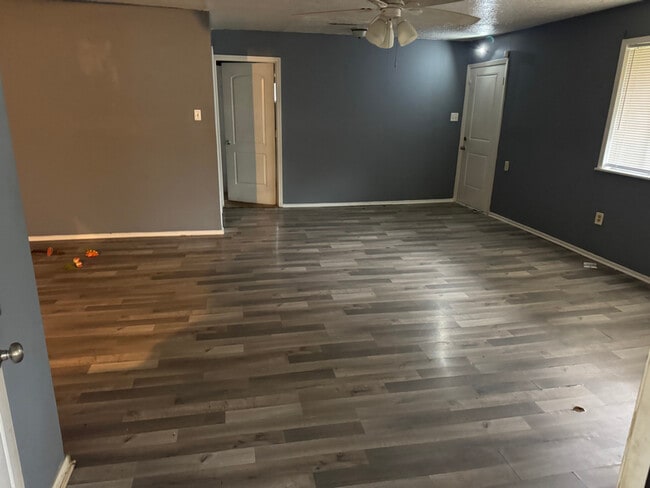 2122 McFadden Rd in Jackson, MS - Foto de edificio - Building Photo