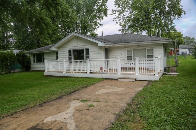631 Elm St in Beecher, IL - Building Photo - Building Photo