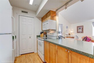 302 Swans Wharf Row in Newport, RI - Building Photo - Building Photo
