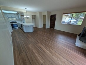 926 Oleander St in Lompoc, CA - Building Photo - Building Photo