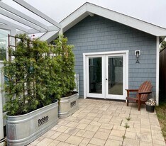 2736 Chanslor Ave in Richmond, CA - Building Photo