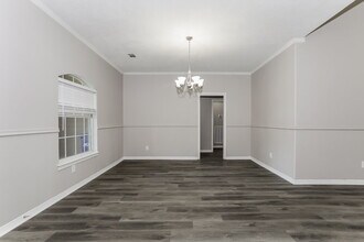 14215 Ella Lee Ln in Houston, TX - Building Photo - Building Photo