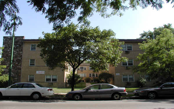 1813-1819 W Touhy Ave in Chicago, IL - Building Photo - Building Photo