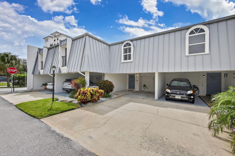 382 Golfview Rd in North Palm Beach, FL - Building Photo