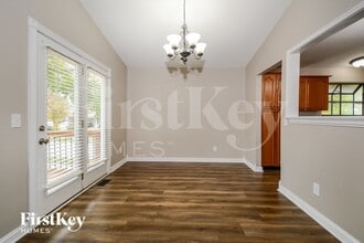 1226 Treetop Village Dr in Ballwin, MO - Foto de edificio - Building Photo