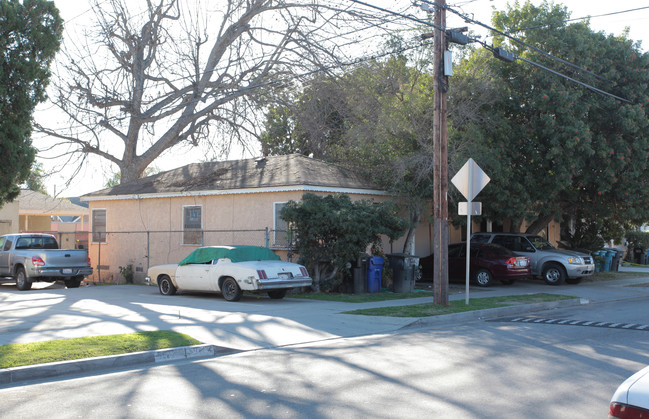 5966-5980 King Ave in Maywood, CA - Foto de edificio - Building Photo