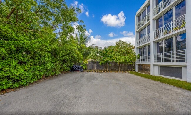 444-542 SW 3rd Street in Miami, FL - Building Photo - Building Photo