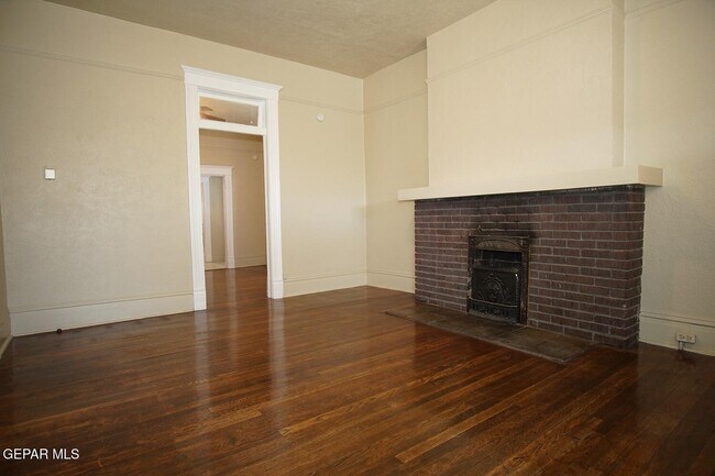1421 Wyoming Ave in El Paso, TX - Building Photo - Building Photo
