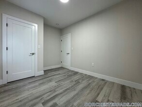 10 Cawfield St in Boston, MA - Building Photo - Building Photo