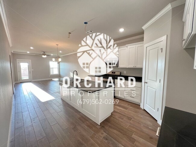 2001 E Brookview Dr in Siloam Springs, AR - Building Photo - Building Photo