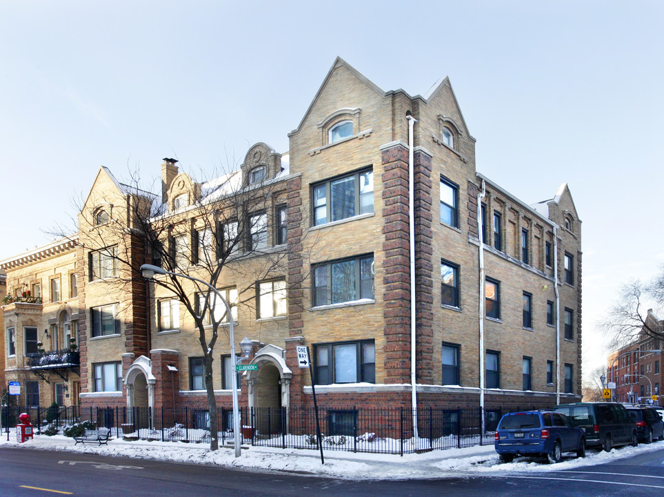 4040-4042 N Clarendon Ave in Chicago, IL - Foto de edificio