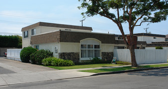 4952 Kona Dr Apartments