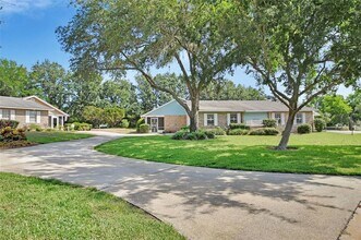 2410 S Glen Eagles Dr in DeLand, FL - Building Photo - Building Photo