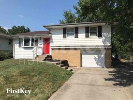 7912 NE 54th St in Kansas City, MO - Building Photo