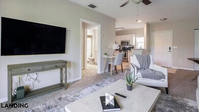 3695 Island Club Dr in North Port, FL - Building Photo - Building Photo