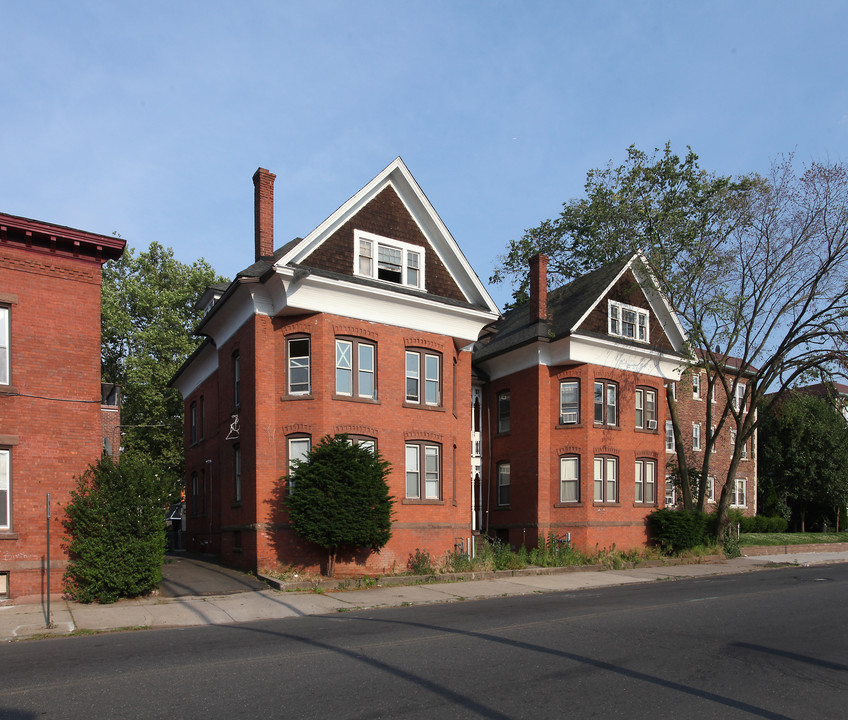 12-14 Lincoln St in New Britain, CT - Building Photo