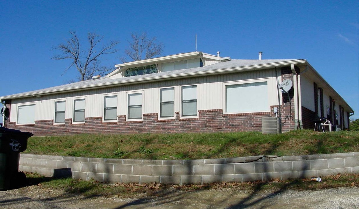 135 Jung Dr in Hot Springs, AR - Foto de edificio