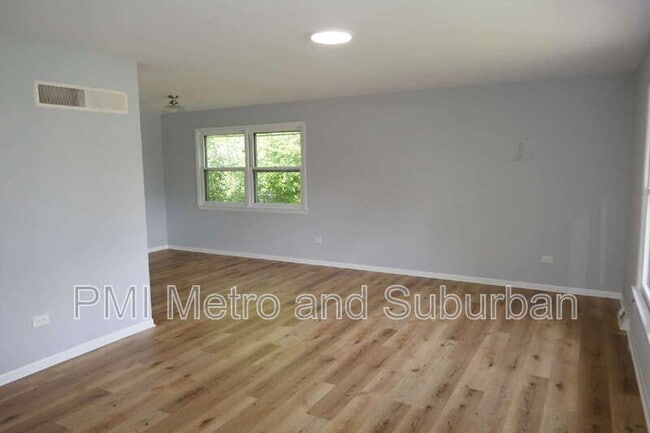 22750 Valley Dr in Richton Park, IL - Building Photo - Building Photo
