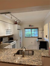 4000 Crystal Lake Dr in Pompano Beach, FL - Building Photo - Building Photo