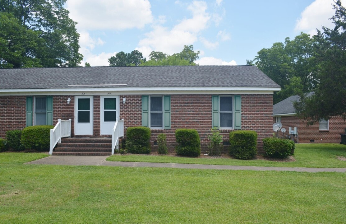 302 Killigrey St in Lillington, NC - Building Photo