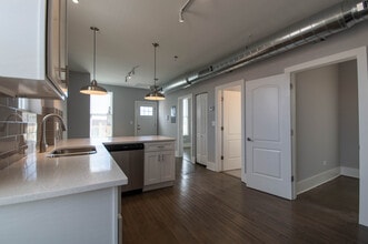 2117 W 18th St in Chicago, IL - Building Photo - Building Photo