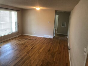 2011 Tecumseh Rd in Manhattan, KS - Building Photo - Building Photo