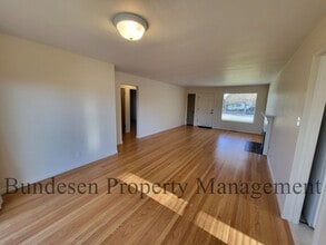 98 Wilmington Dr in Petaluma, CA - Building Photo - Building Photo