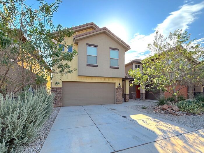 5879 S Charger Lp in Saint George, UT - Building Photo