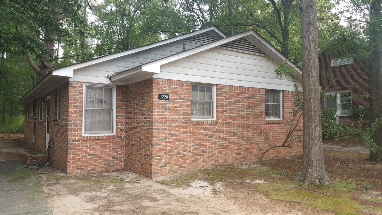 1226 Beaufort St in Columbia, SC - Building Photo