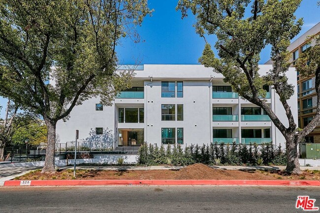 328 N Maple Dr