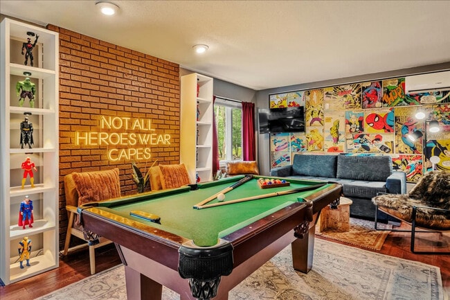 1825 Jennifer Dr