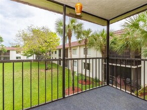 16243 Saddle Club Rd in Weston, FL - Building Photo - Building Photo