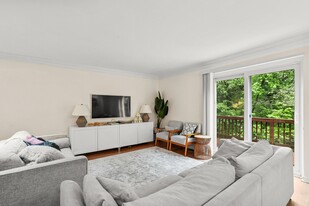 9862 Softwater Way in Columbia, MD - Building Photo