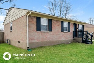 6506 Maravian Dr in Louisville, KY - Building Photo