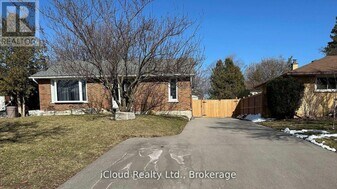 747 Glenforest St in Oshawa, ON - Building Photo