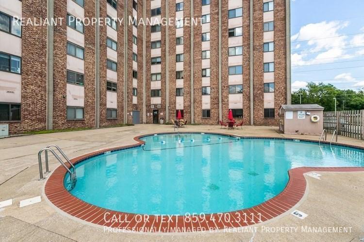 342 Waller Ave, Unit 7B in Lexington, KY - Building Photo