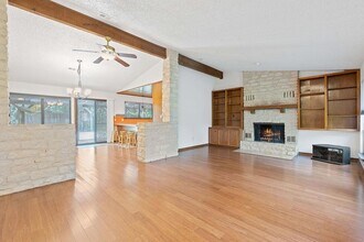 709 Show Low Ct in Lakeway, TX - Building Photo - Building Photo