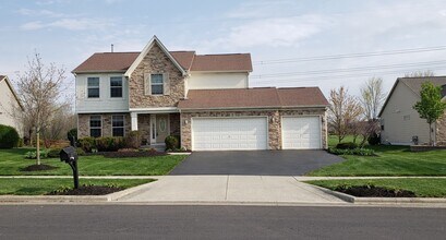 2771 Abbey Knoll Dr in Lewis Center, OH - Foto de edificio - Building Photo